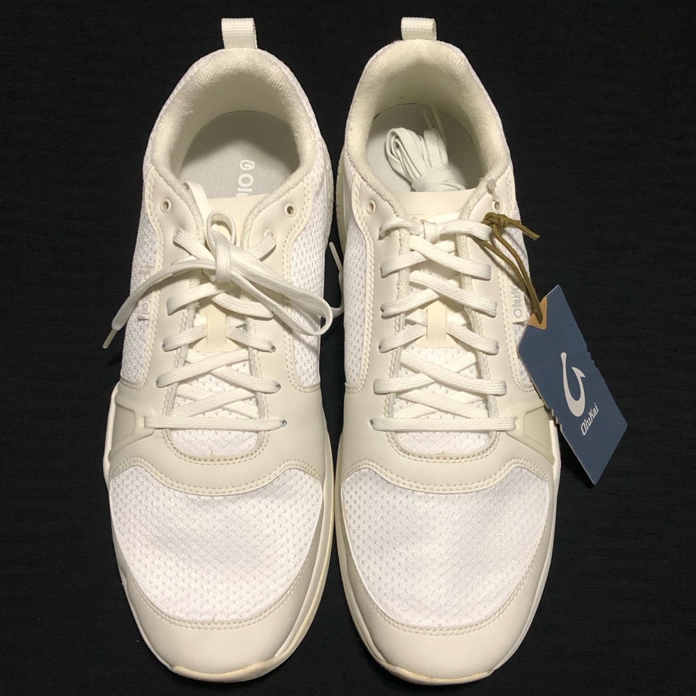 OluKai Anau Men’s Court White Sneakers Shoes Size 9.5, Medium Width, Lightweight